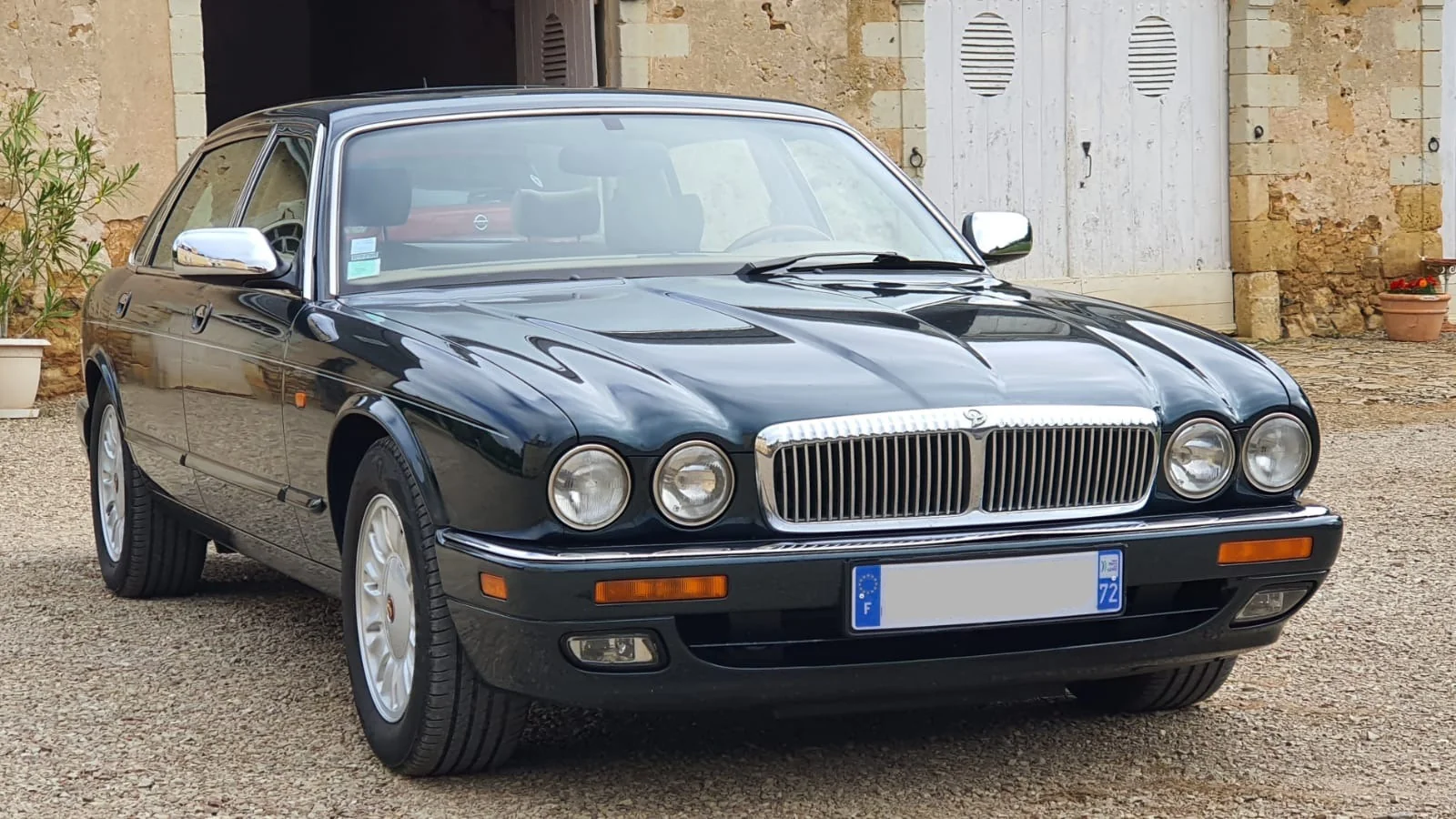 Daimler Six X300