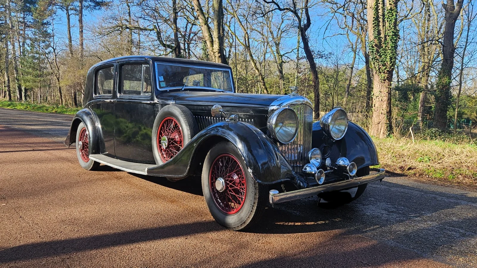 Bentley 4l 1/4 Sports Saloon by Mann Egerton